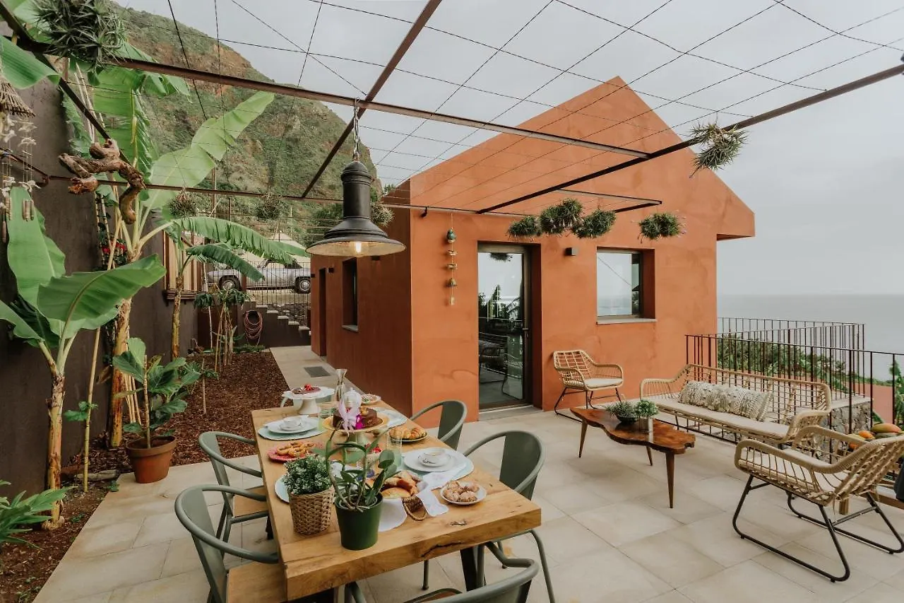 Mango House location